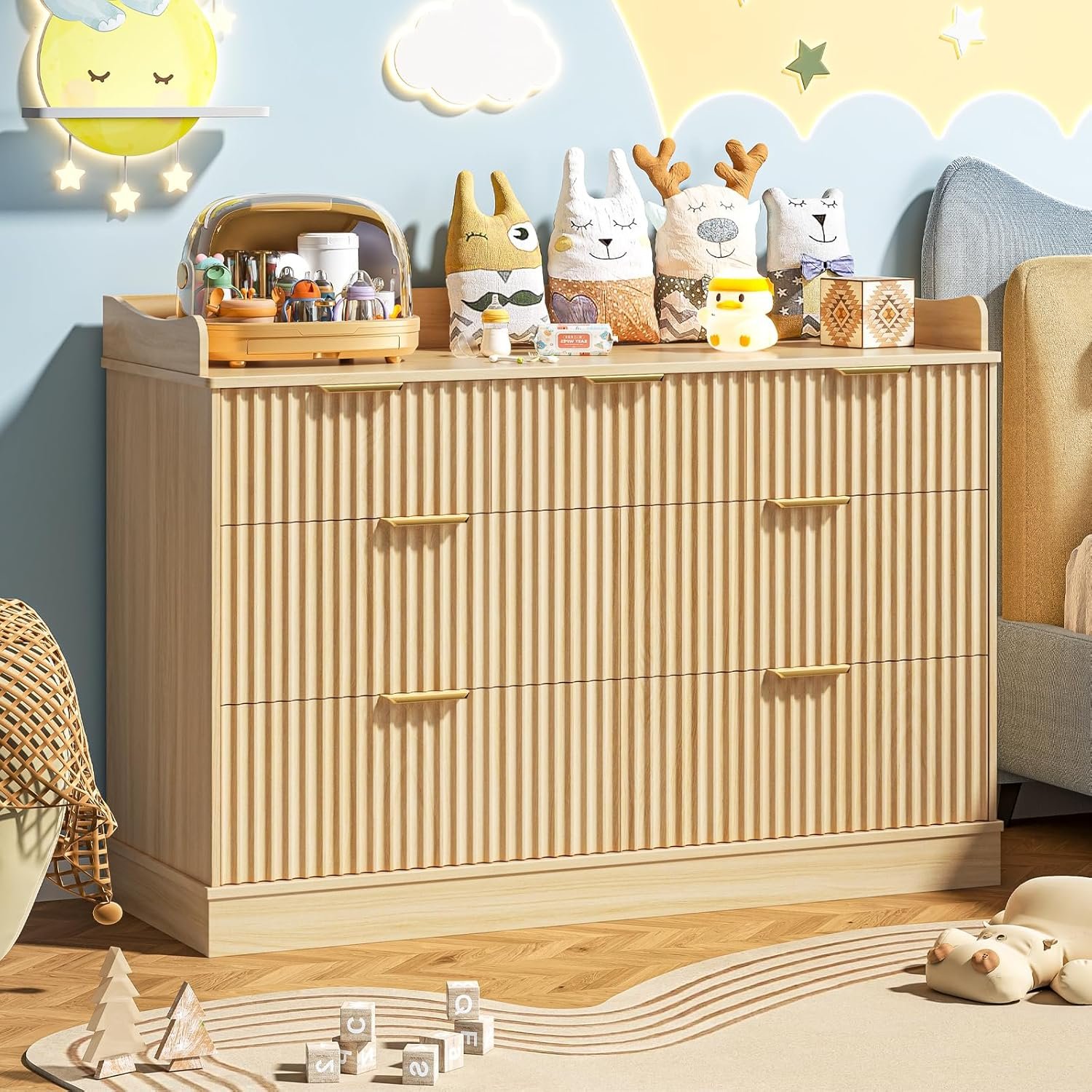 Vabches Nursery Dresser, 7 Drawer Wood Baby Changing Dresser with Raised Changing Table Top, Fluted Chest with Gold Handles,Safe & Spacious Storage Organizer for Kids Bedroom Nursery Room,Oak